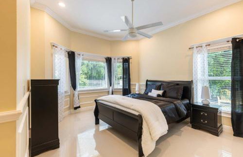 Chill & Spacious 3BR - Beaches & Backyard Fun - Foto 18