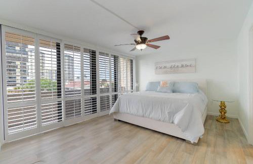 Luxury Beachfront Condo, Pool, Tennis Court, Sauna, Gym #locationenvy - Photo 1