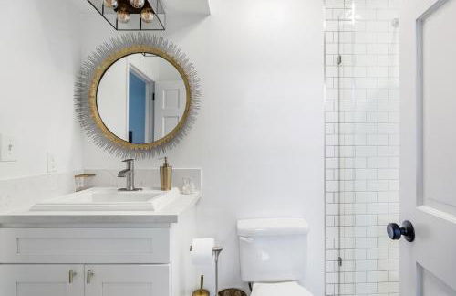 Silver Triangle Oasis with Verdant Backyard - Foto 13