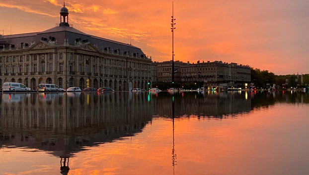 Free tour por el Viejo Burdeos y el barrio de San Miguel - Foto 5, Atardecer en el Espejo de Agua