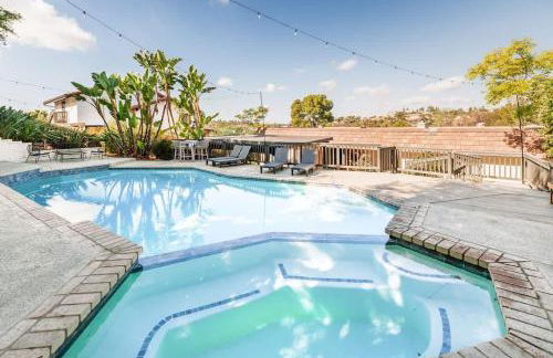 5BR Oasis with Pool, Arcade, Sauna - Photo 2