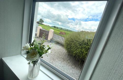 Spacious 3BR Cottage in Beautiful Rural Setting - Pass the Keys - Foto 15