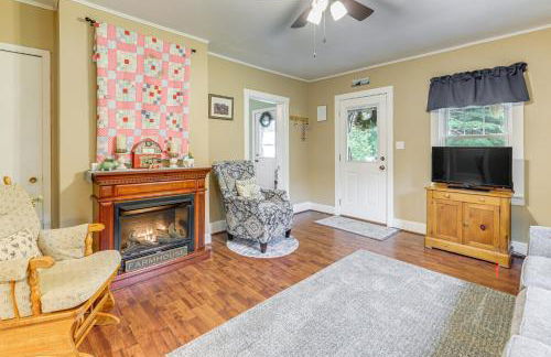 Grandmas Farm House on 125 Acres with Fire Pit! - Foto 4