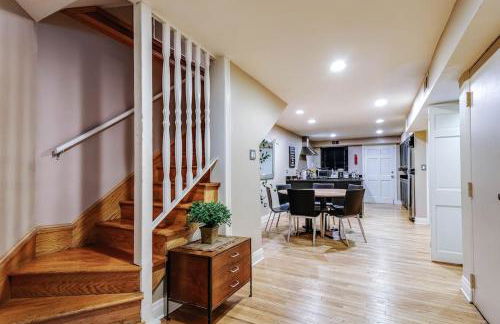 Old-World Classic Building Downtown - Photo 6