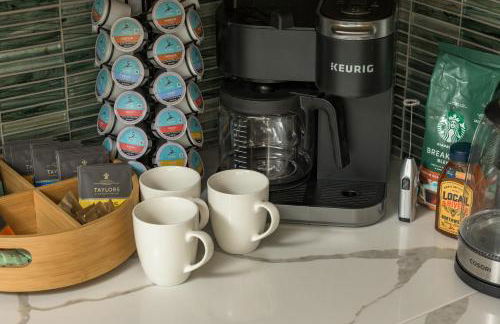 NEW Modern, Luxury Home with Hot Tub, Gym, Sauna, and 12 Minutes to Denver - Foto 51