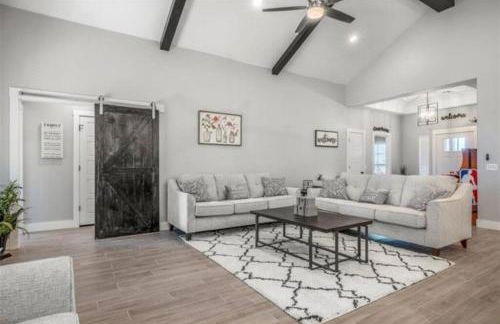 Just Like Home #6: Norman: It's Game Time (campus) - Foto 17