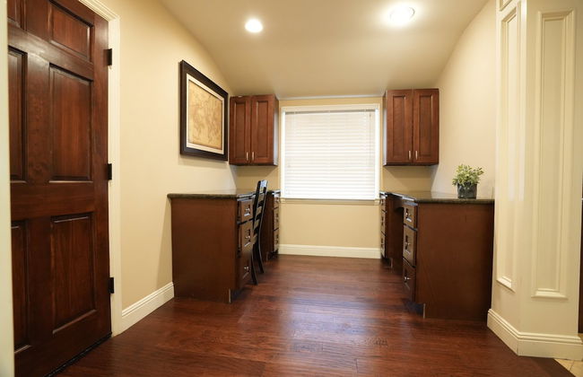 Incredible Estate 5 Bedrooms 3 Bathroom W/resort Style Rock Pool & Jacuzzi - Photo 39