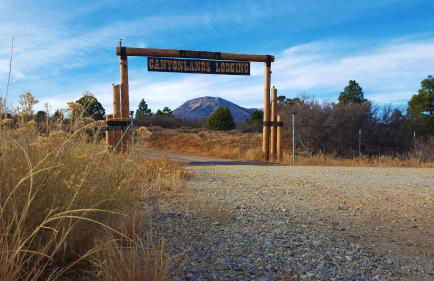 Pavilion and Glamping Village, 3 Cabins, Tipi, Wagon, Kitchen - Photo 2