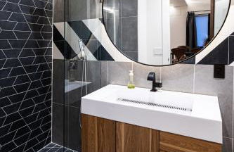 Large Modern Loft in Central Location - Photo 14