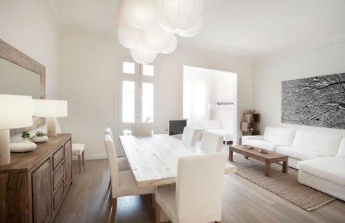 Casanova Charm 4BDR Apartment - Photo 3