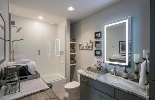 Downtown Luxury Condo at The Southern Belle - Foto 8