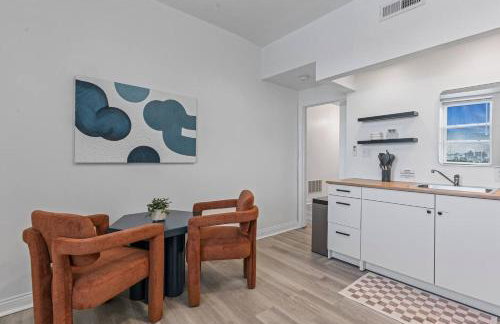 Abstract Haven | Stylish 1BR by Tower Grove - Photo 11