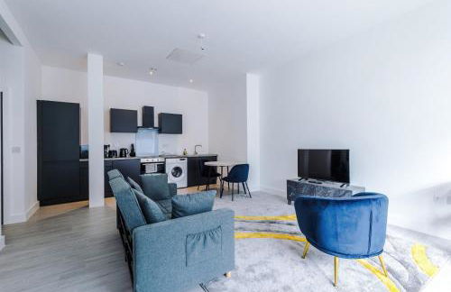 Cohost Partners Cozy Stay Heart of Warrington - Photo 22