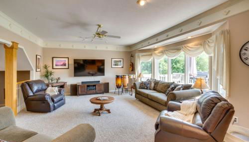 Country Living with Spacious Yard Sibley Home! - Foto 3