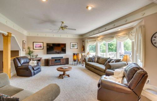 Country Living with Spacious Yard Sibley Home! - Foto 3