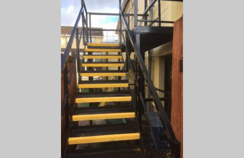 Comfy New Self Contained 1 Bed Flat - Modern! - Photo 28