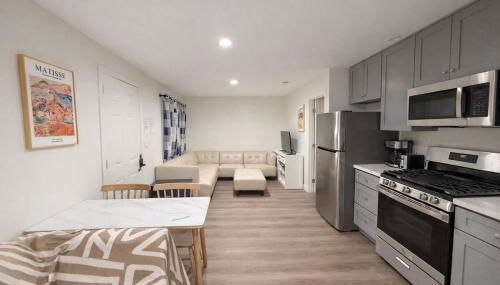 Brand new private Home with Yard free parking, near Ontario airport - Foto 3