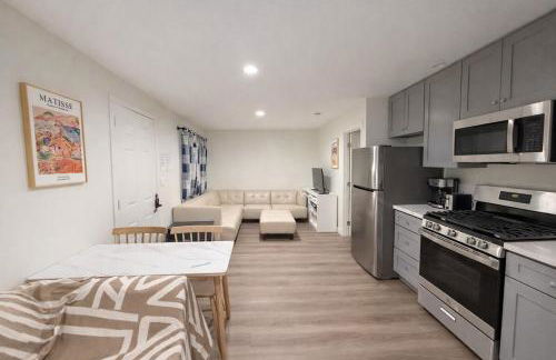 Brand new private Home with Yard free parking, near Ontario airport - Foto 3