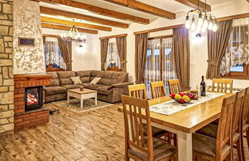 Lovely Home In Gospic With Wifi - Photo 13