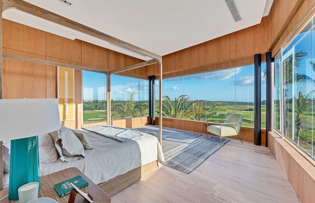 Modern 7BR Villa w Stunning Views of Golf Course - Photo 28