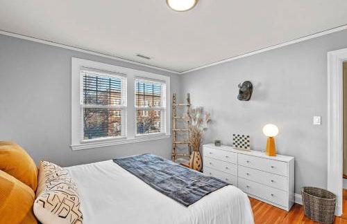 3BR/2.5 BA Townhouse |Downtown Salem w/Parking - Foto 29