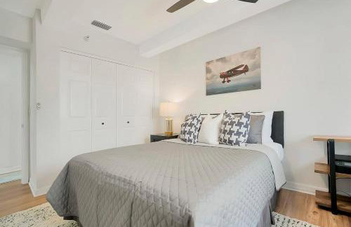 Park It At the Butterfield Garage, Historic Pre-Prohibition Style Apt in the Heart of Downtown - Foto 15
