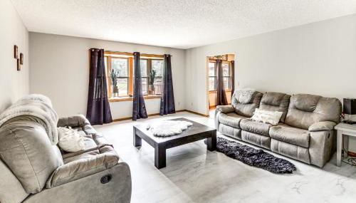 Hot Tub and 2 Recreation Rooms Spacious Onamia Home - Foto 5