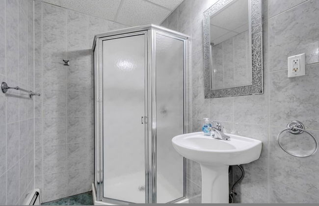 Cozy Private Home W Fireplace Outdoor Kitchen - Photo 9