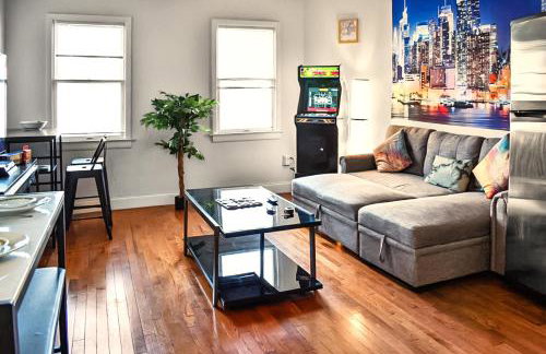 Spacious Cozy Retreat, Sleeps 10, Near NYC & EWR - Foto 2