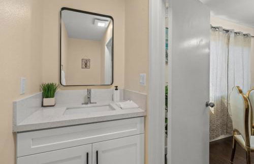 Cozy&Stylish DT Alhambra Living walk to Starbucks - Foto 16