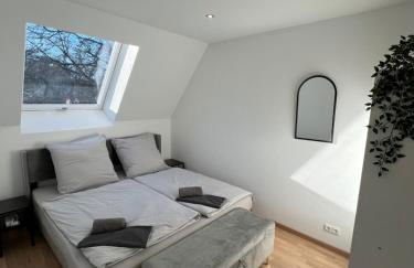 Moderne Wohnung Karlsruhe Neureut, Fußbodenheizung - Regendusche - Waschmaschine - Stellplatz - Foto 2