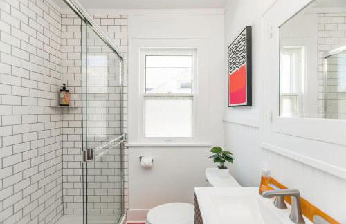 1960s Gem-Close to Downtown And In a Quiet Area - Photo 5