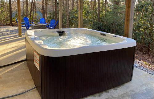 2 Mi to Sapphire Resort Home with Hot Tub and Games! - Foto 28