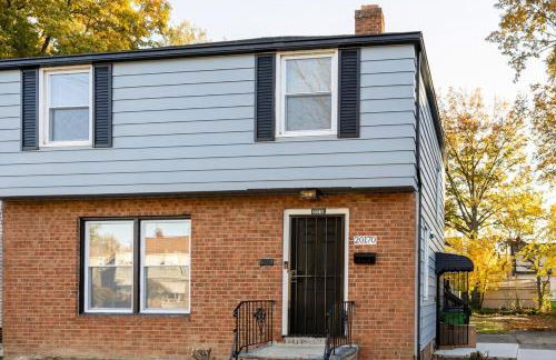 Euclid Near Lake Erie Cleveland king bed - Foto 41