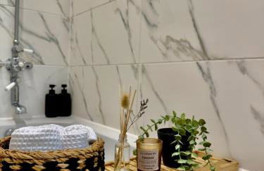 Superb Duplex in North London with reserved parking - Photo 21