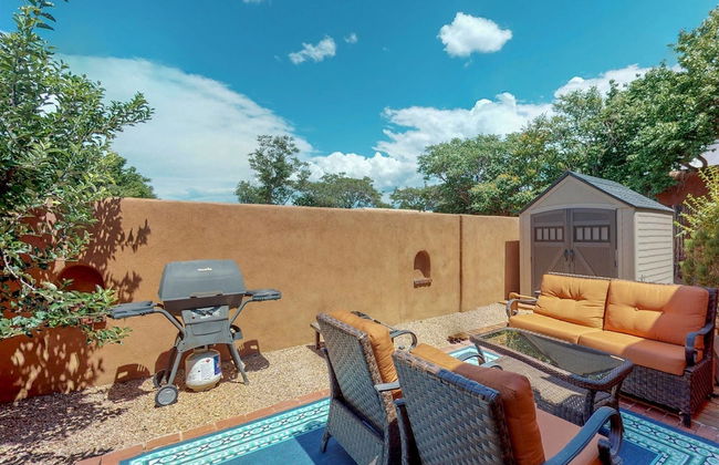 Casa Nona - Pristine Home in the Railyard District, Walk to The Plaza - Photo 19