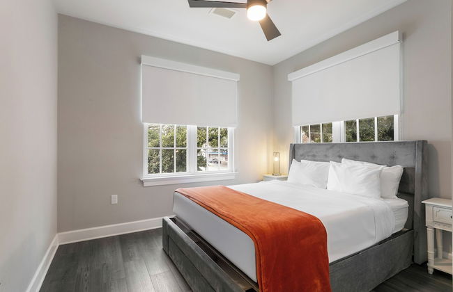 Bywater Suite Hotel - Photo 42