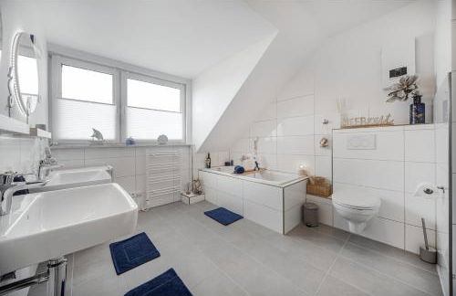 Exquisite Superior Suite 80m2 mit 2 Schlafzimmern & Badewanne - Messe Essen - Foto 14