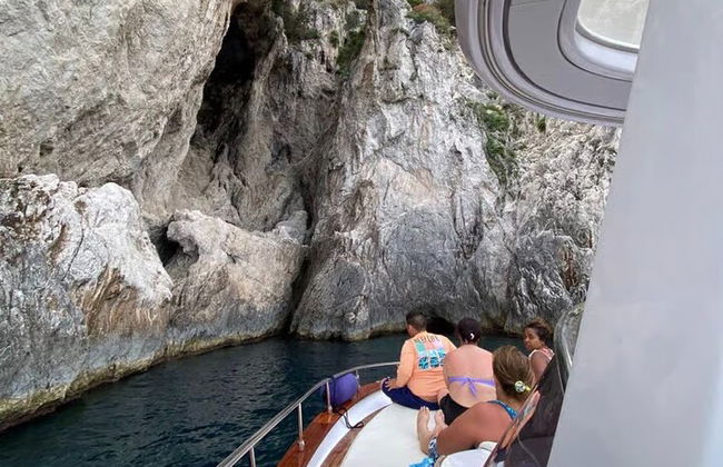 Crucero al atardecer por la costa de Capri y Sorrento en barco Todo incluido - Foto 20