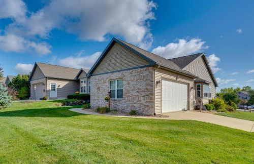 Luxury Prairie Retreat 5 Min from Madison! - Photo 38