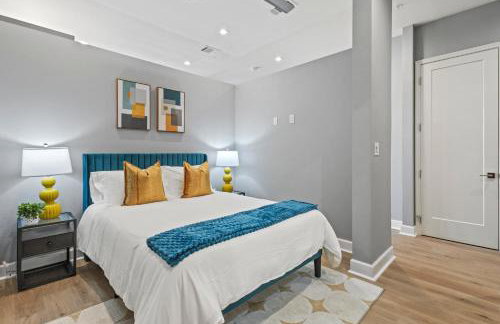 New suite with full Kitchen and Livingroom Dallas - Photo 13