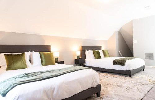 Spacious Vaulted 4BR Family Home Near Mall of GA Sleeps 12 - Foto 30