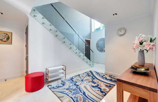 Elegant Sea-View Villa on the Northshore - Photo 15