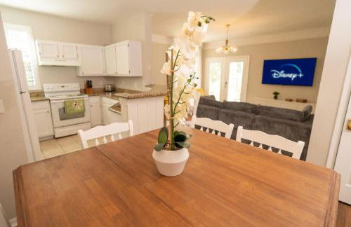 Magical Themed 3BR Townhouse Near the Parks - Foto 25