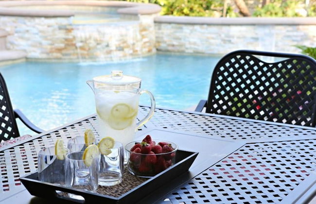 Upscale 6 Bed, 5 Ba, New Pool W/jacuzzi, 1/2 Mile Walk to Disney - Foto 1