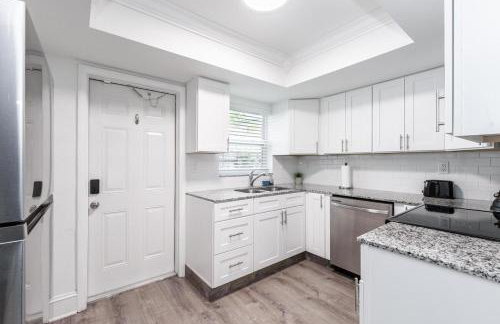 New Apt 2 Bed 2 Bath with Amazing PATIO - Foto 15