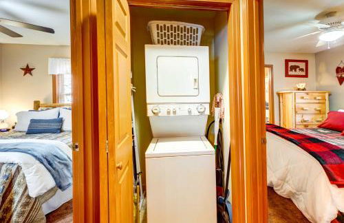 Scenic Marble Cabin with Fire Pit! - Foto 19