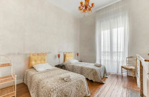 Les Bellevue Cité "3 Apartments, 1 with Garden & Private Parking, Aircon, WiFi, Free Public Car Park, 1 km from Cité" - Foto 55