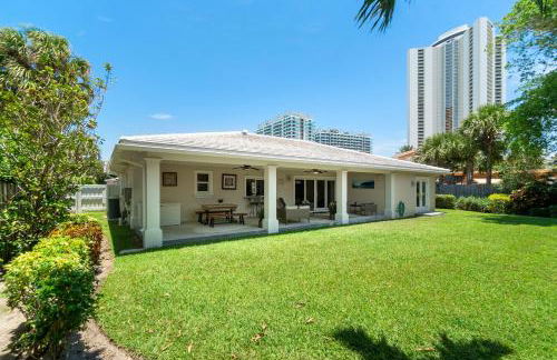 Across from Beach - Renovated Coastal Home, Gourmet Kitchen & Jetted Tub - by Maven Vacation Rentals - Foto 28