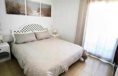 Apartamento en la playa con piscina - Photo 2